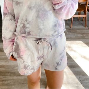 Colsie pink purple tie dye shorts